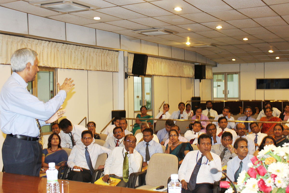 Standard Chartered’ Top Regional Trainer Updates Compliance Officers of SL Banks